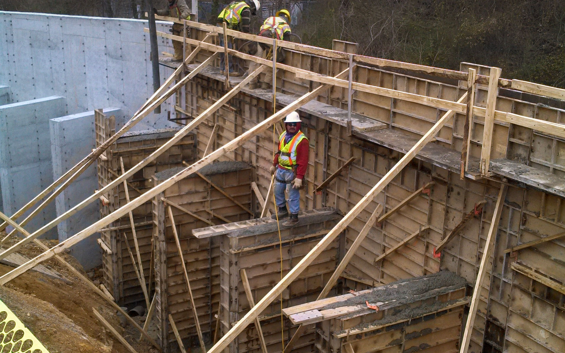 Tall Concrete Wall Pour